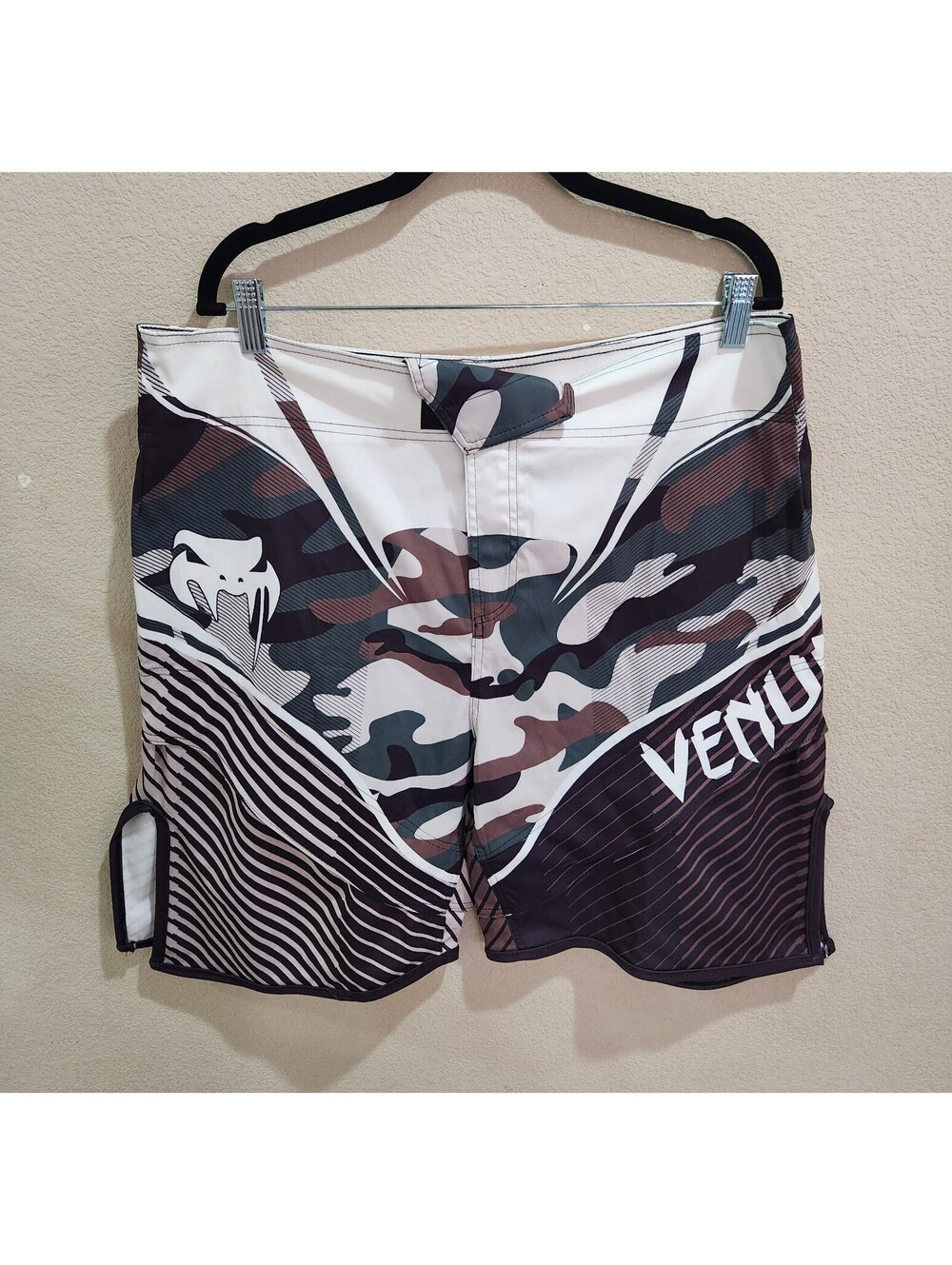 Venum Men’s MMA Fight Shorts Black White Snake Logo Training Size 2XL